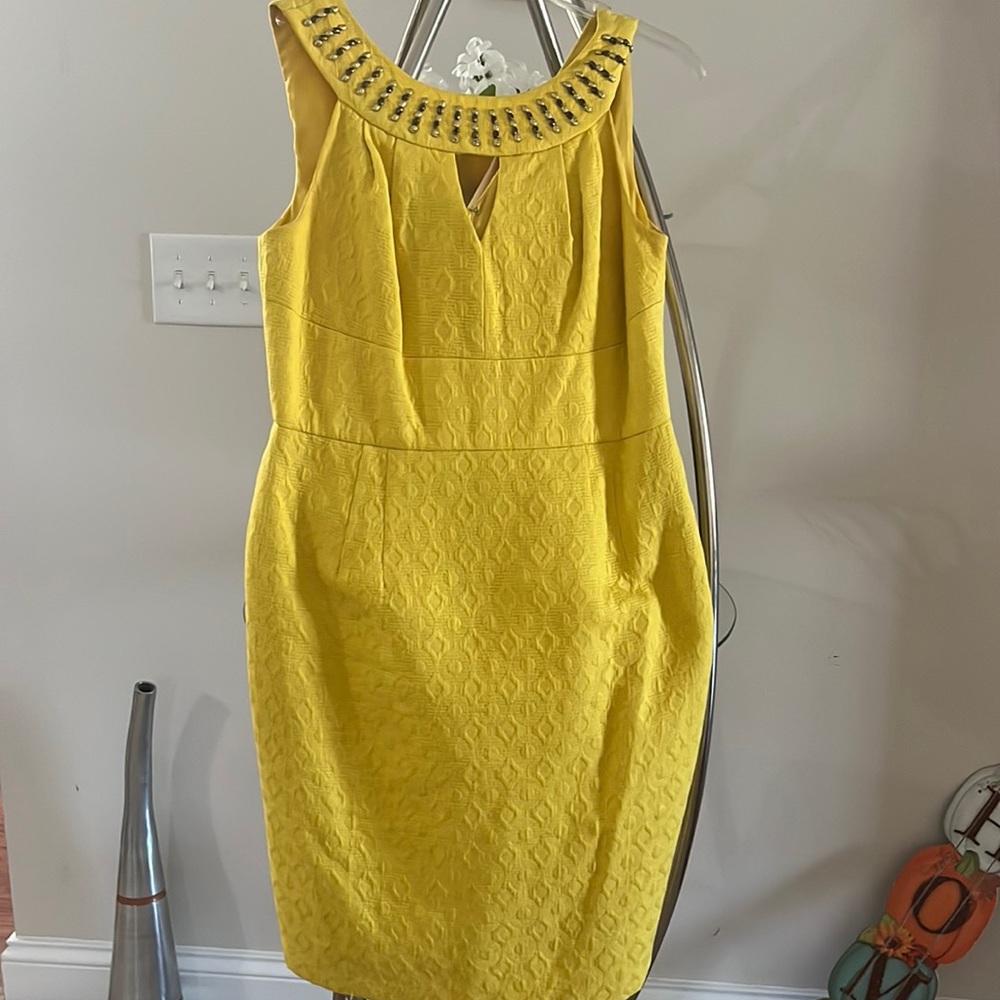 Size 12 sleeveless dress yellow sleeveless dress.